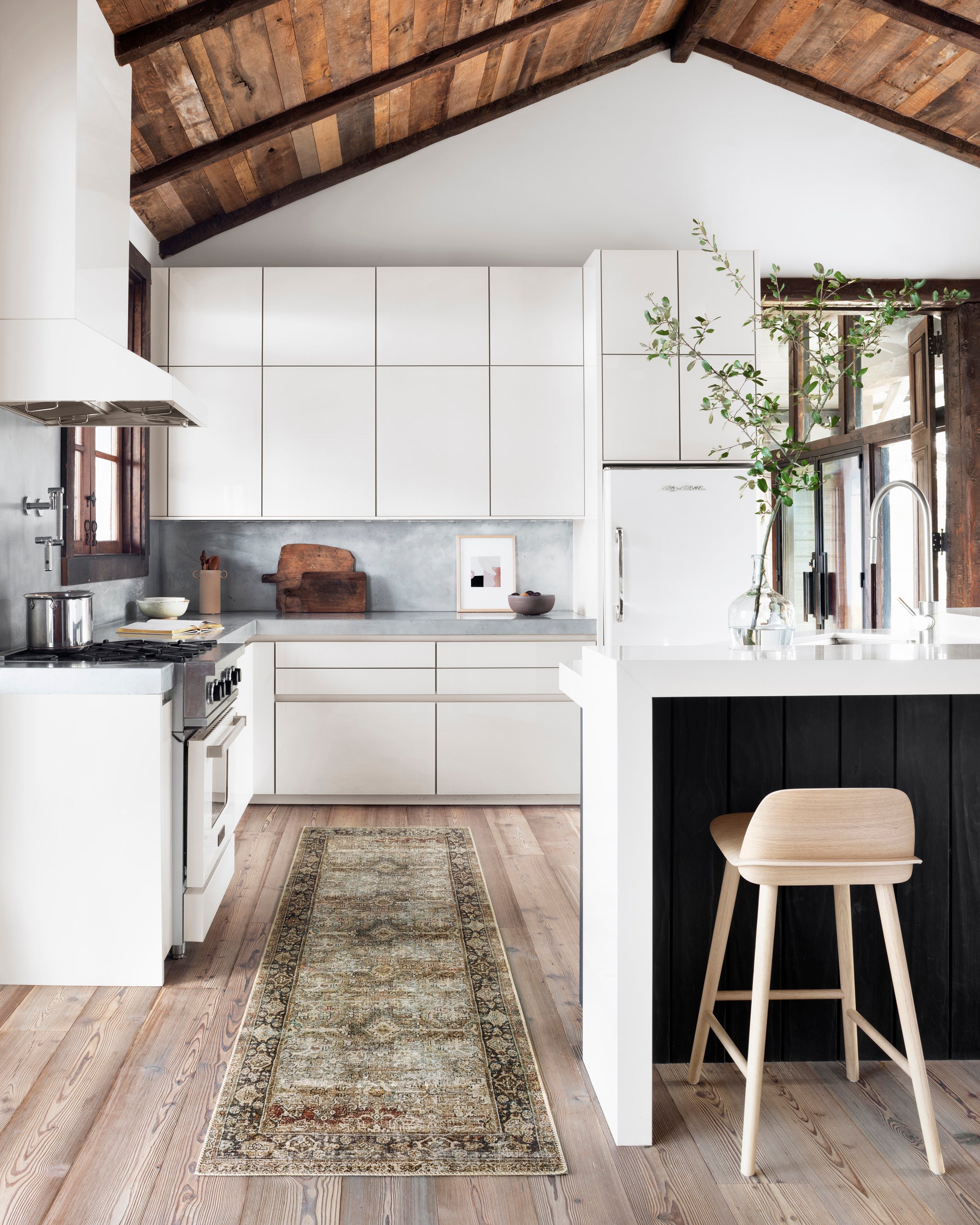 Annette Rug in Olive/Charcoal – Loom & Stone